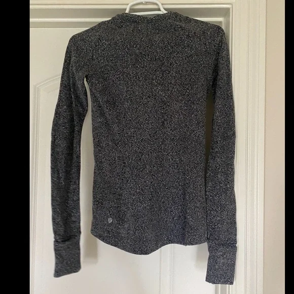 Lululemon Runderful Long Sleeve, Jacquard black & white, size 6 - Picture 2 of 2